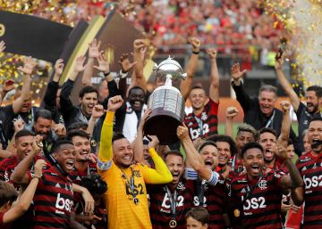 Los jugadores del Flamengo celebran el título. 