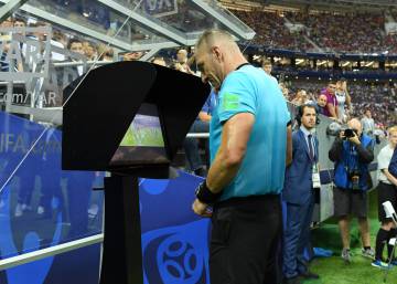 El VAR supera la prueba mundial